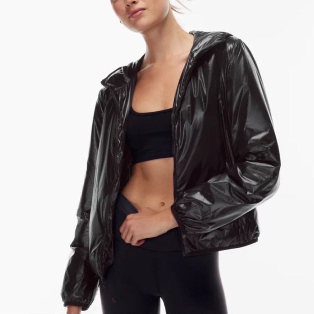 Aritzia TNA the Pillow Puff Packable (light puffer) Jacket - Small - Black